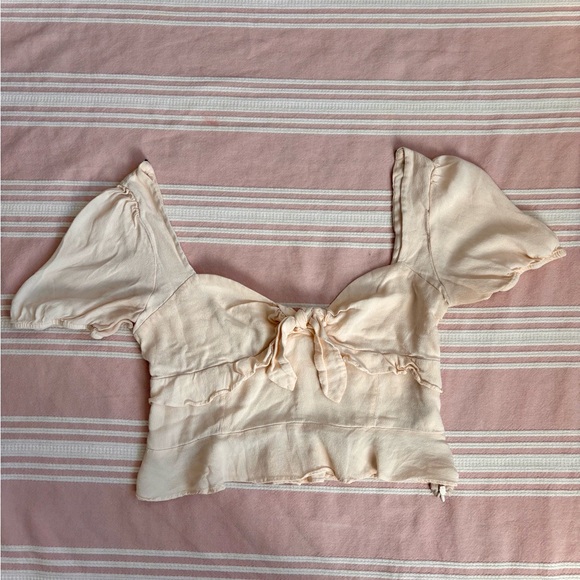 Cream Puff Sleeve Crop Top - Picture 4 of 4